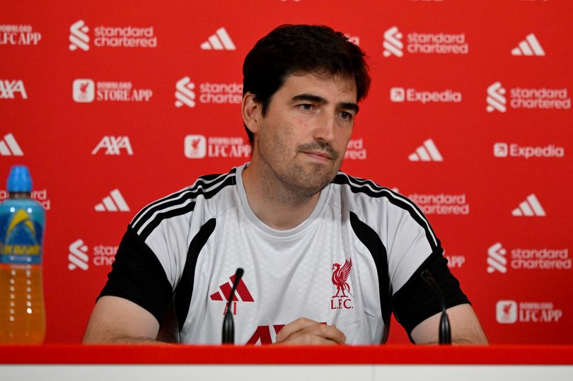 Liverpool face growing challenge in transfer race for Andoni Iraola standout
