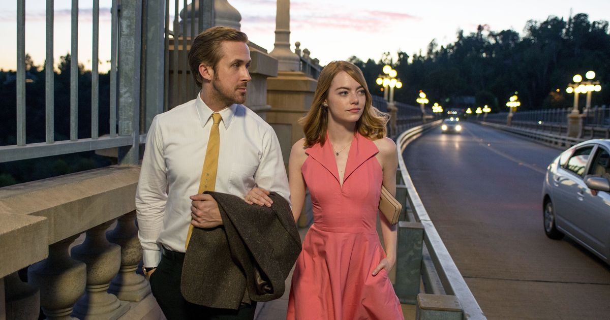 Put Ryan Gosling’s gay little wrist back