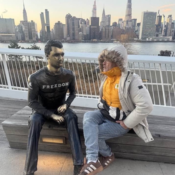 Sculptor builds $100,000 Charlie Kirk statue, can’t find anyone who will buy it