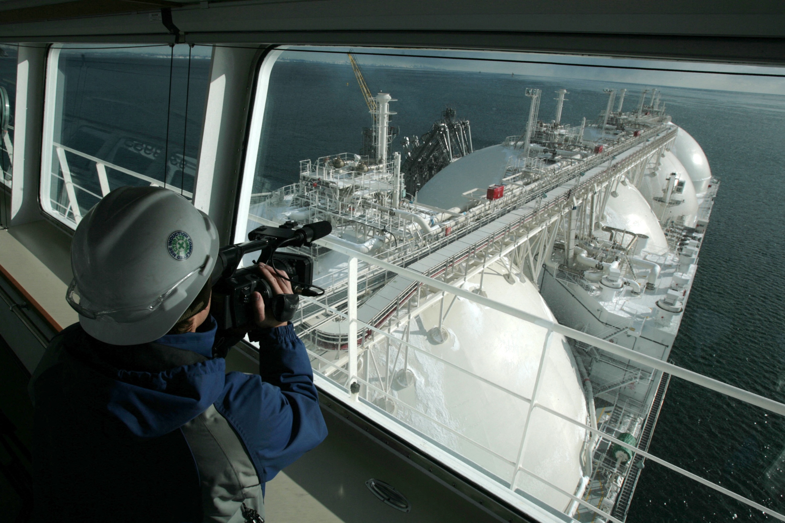 Russia's shadow fleet delivers LNG modules, pointing to Arctic Train 3 revival