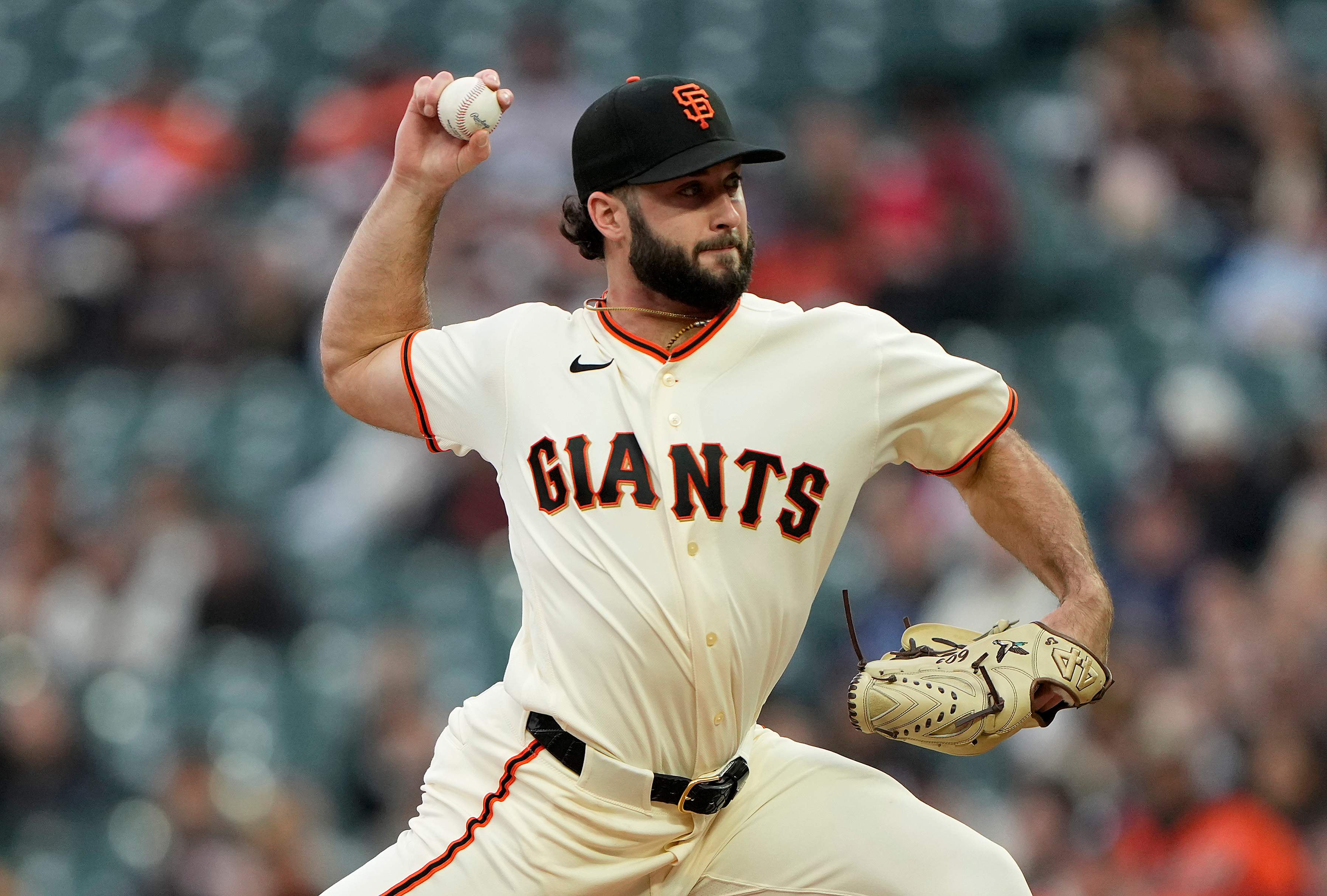 Giants place rookie starter on injured list after sudden exit against Royals