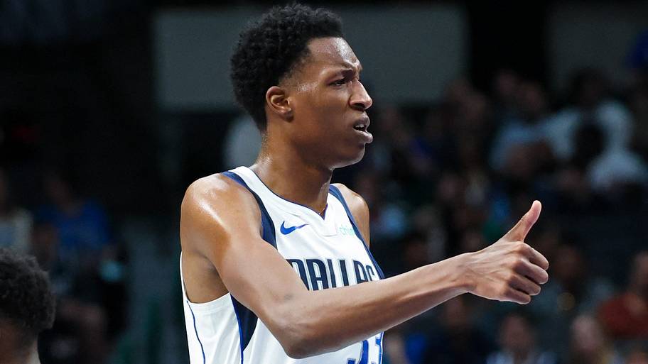 Mavericks' longtime 7-foot-5 project finally gets his NBA chance as Clippers sign him