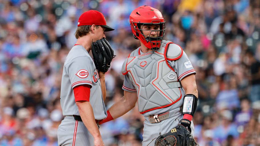 Cincinnati Reds starting pitcher Brady Singer