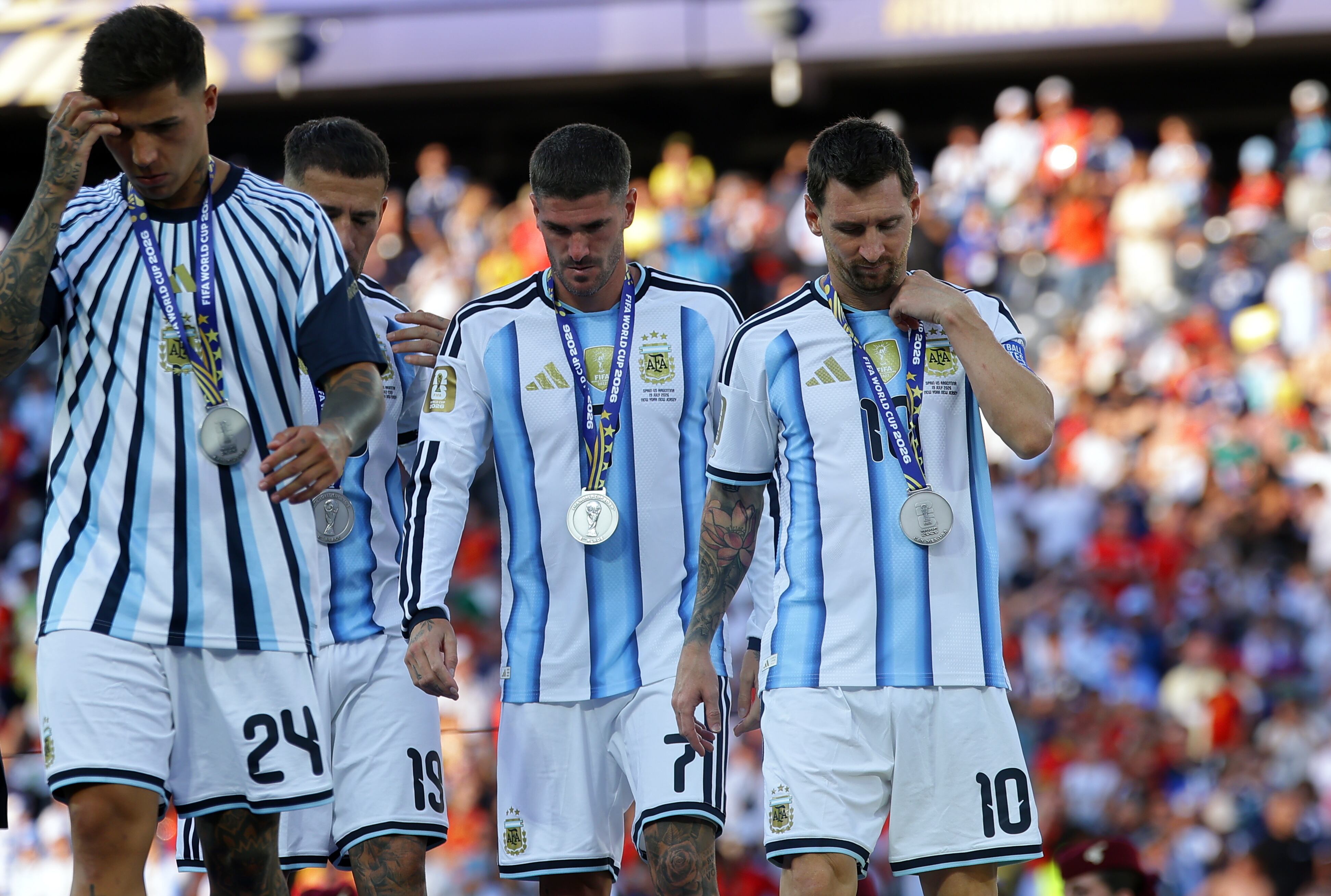 Hinchas argentinos lanzan campaña contra celebridades que apoyaron a España