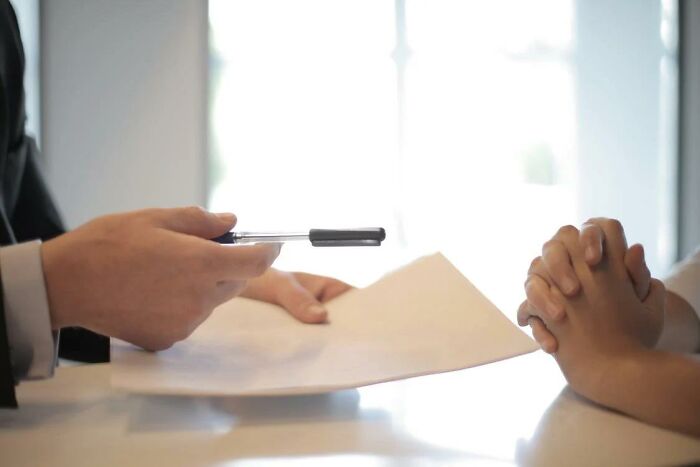 The Final Notice: 35 Absurd Resignation Stories People Remember