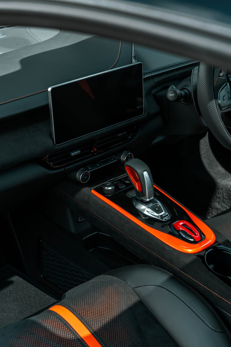 Lotus Emira 420 Sport: Photo Gallery