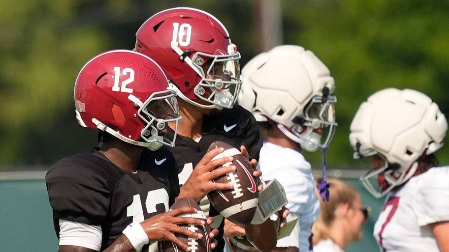 Quarterbacks Keelon Russell, Austin Mack