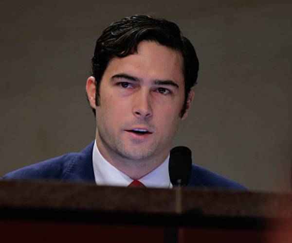 Rep. Gill to Newsmax: Smithsonian has gone too far left