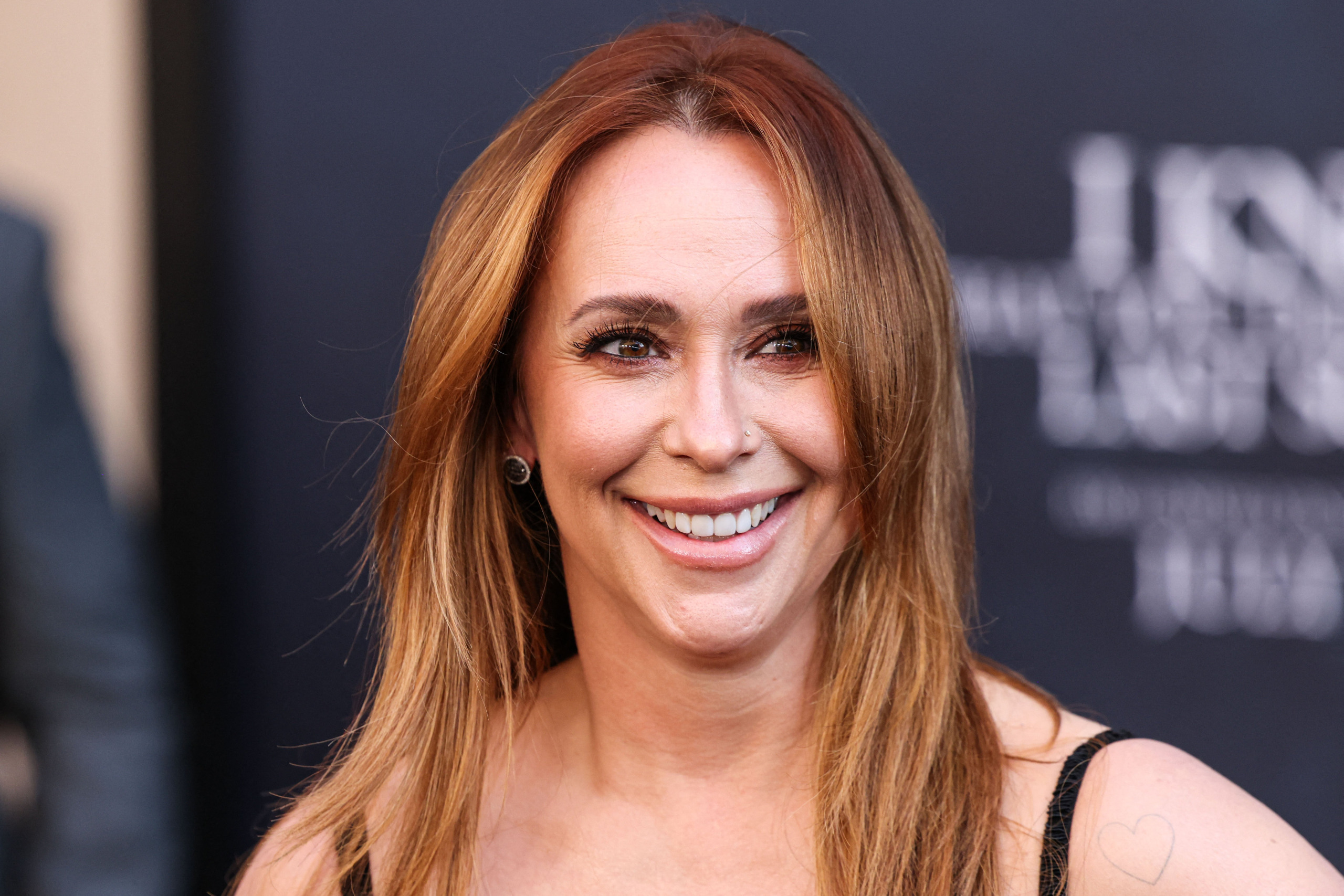 Jennifer Love Hewitt debuts ‘gorgeous’ hair transformation for TV show