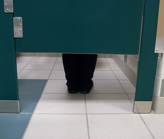 29 Bizarre School Rules That Sparked The Most Confusion Among Students