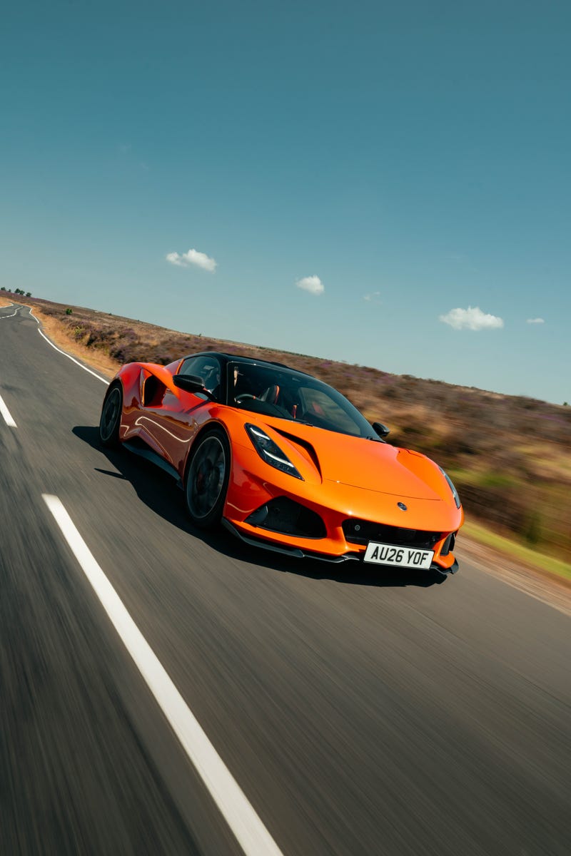 Lotus Emira 420 Sport: Photo Gallery