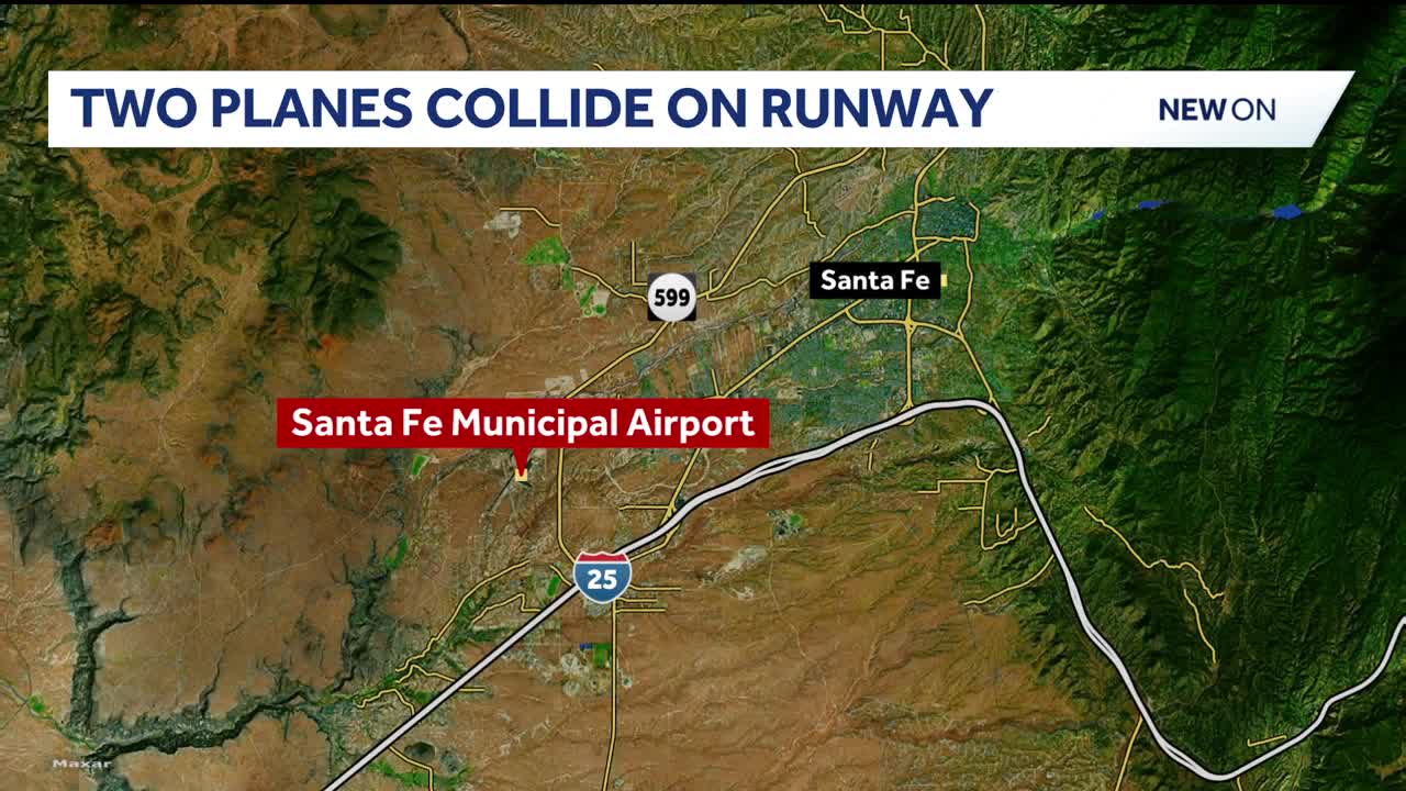 Two planes collide in Santa Fe on the ground