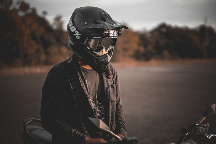40 Practical Safety Tips People Learned From Real Experiences
