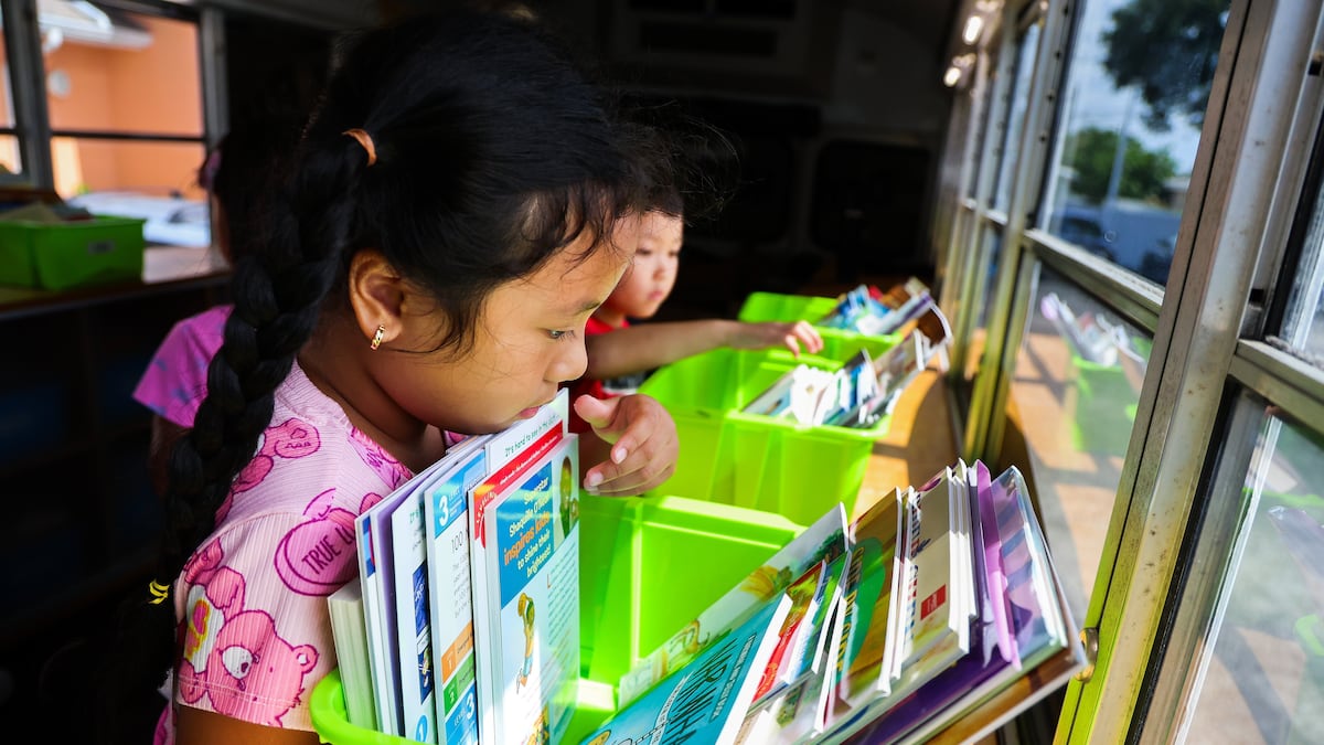 How this repurposed school bus helps Pinellas kids avoid summer reading loss