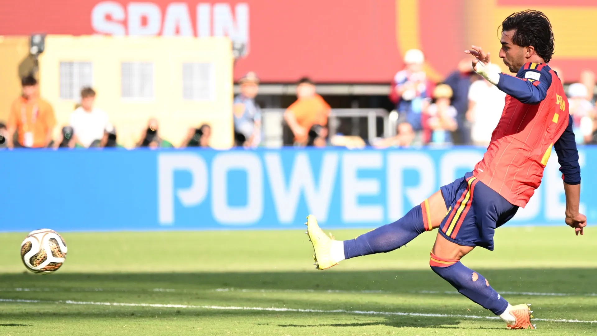 Ferran Torres #7 of Spain scores a goal vs Argentina in the 2026 World Cup final.