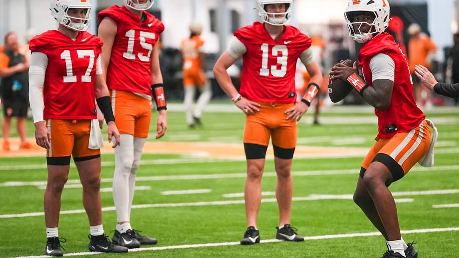 Tennessee quarterbacks Ryan Staub, George MacIntyre, Mason Phillips, Faizon Brandon