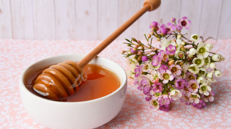 Is It Safe To Use Honey On Open Wounds?