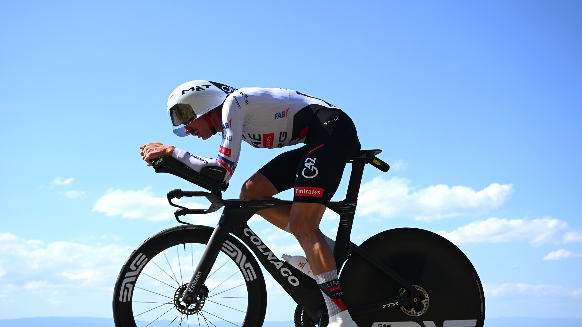 Road rage driver confronts American rider Brandon McNulty before Tour de France time trial