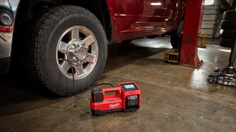 filling tire with M18 inflator