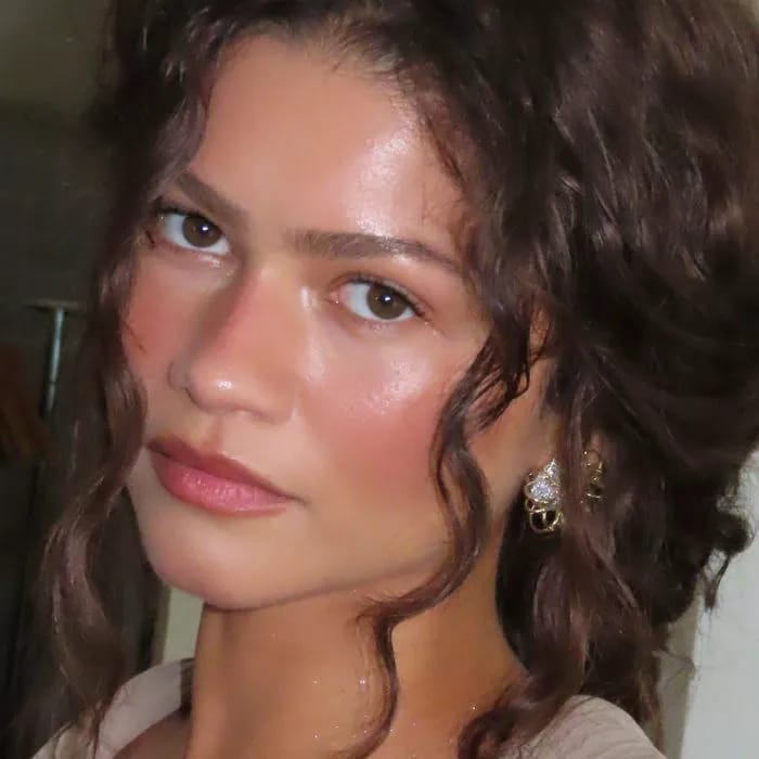 Zendaya & Hailey Bieber are bringing back the no-makeup makeup look for summer 2026