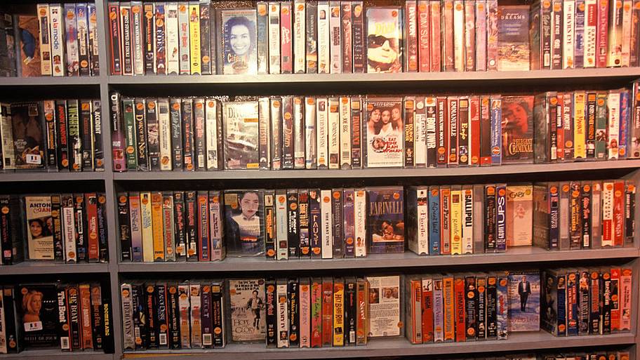 5 nostalgic smells every video store of the '90s had