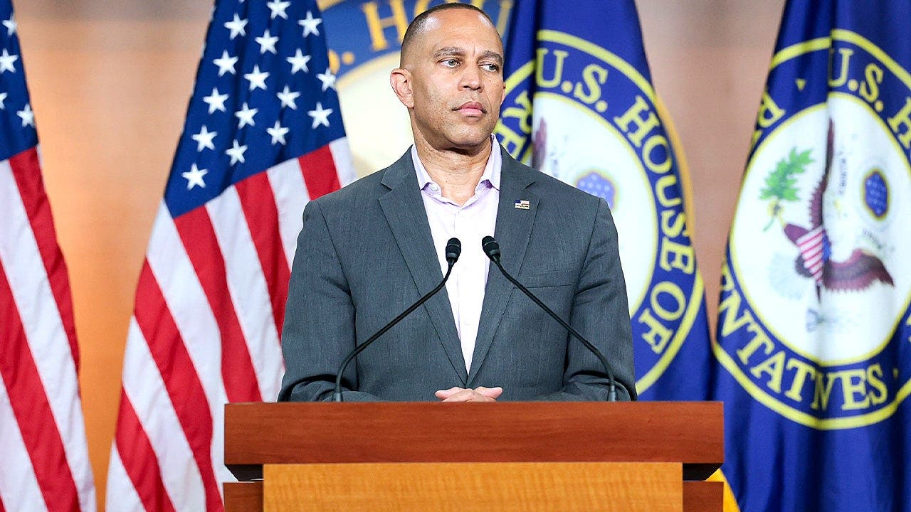 Former Clinton official warns 'radical' socialist takeover will 'destroy' the Democratic Party if unchecked