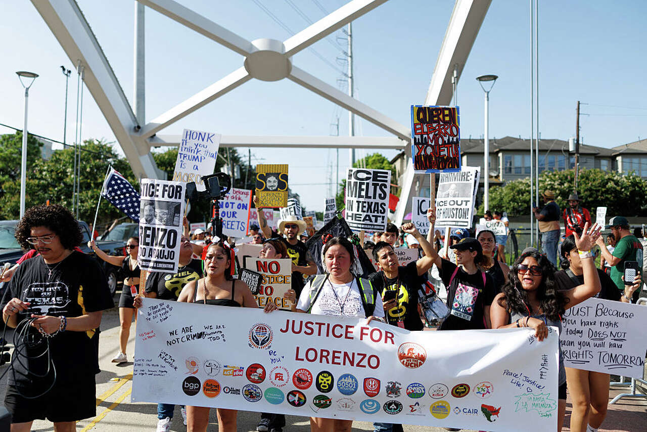 Witnesses in Houston ICE shooting now fighting their own detention