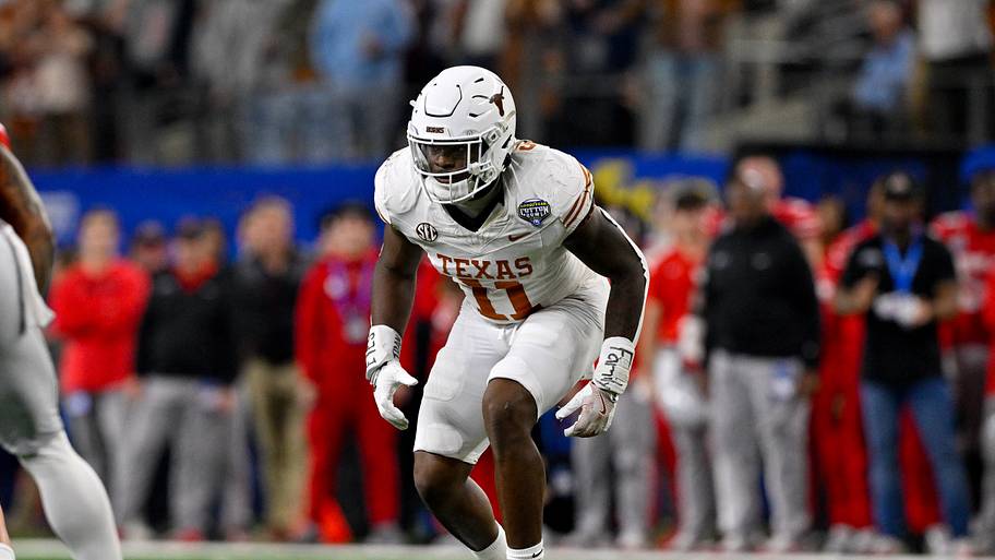 Texas Longhorns linebacker Colin Simmons