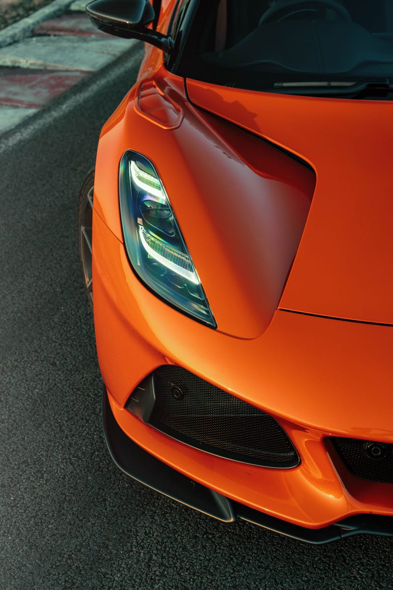 Lotus Emira 420 Sport: Photo Gallery
