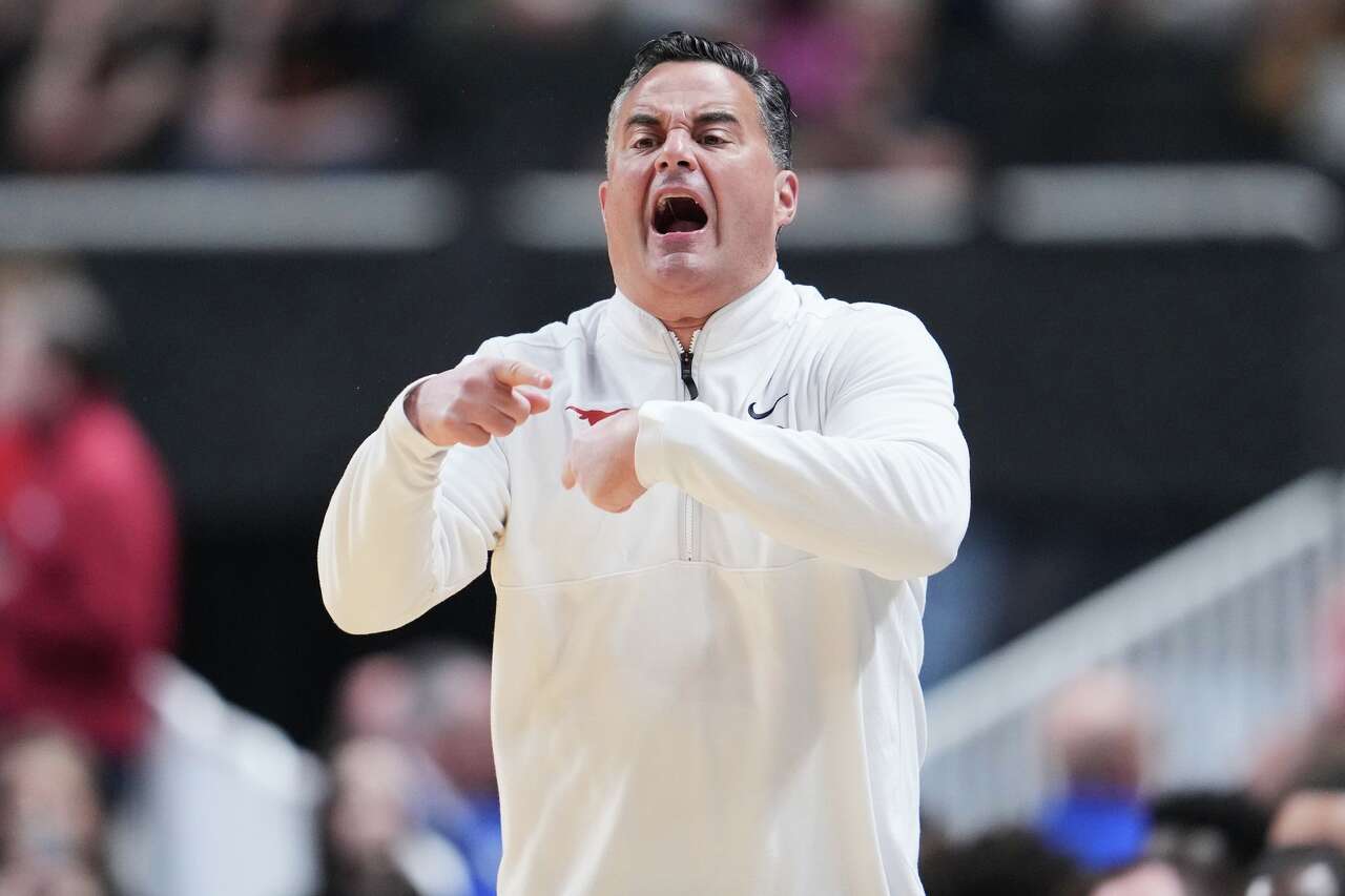Texas Longhorns to play at Toyota Center against Miami in December