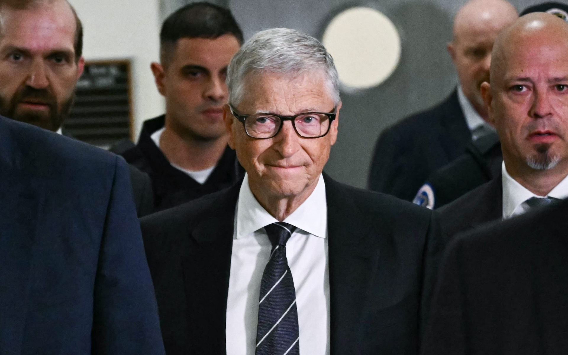 Bill Gates ignored warnings about working with Epstein