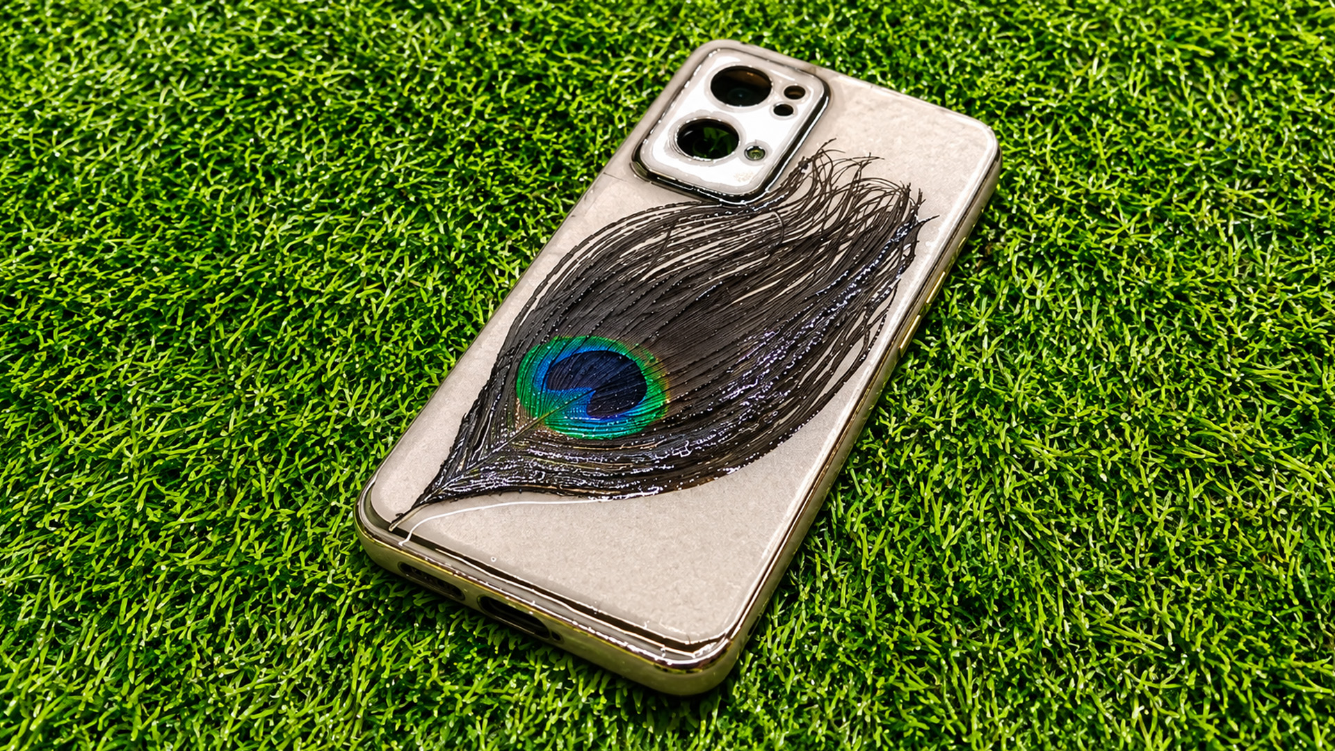 Resin phone cover with floral art design