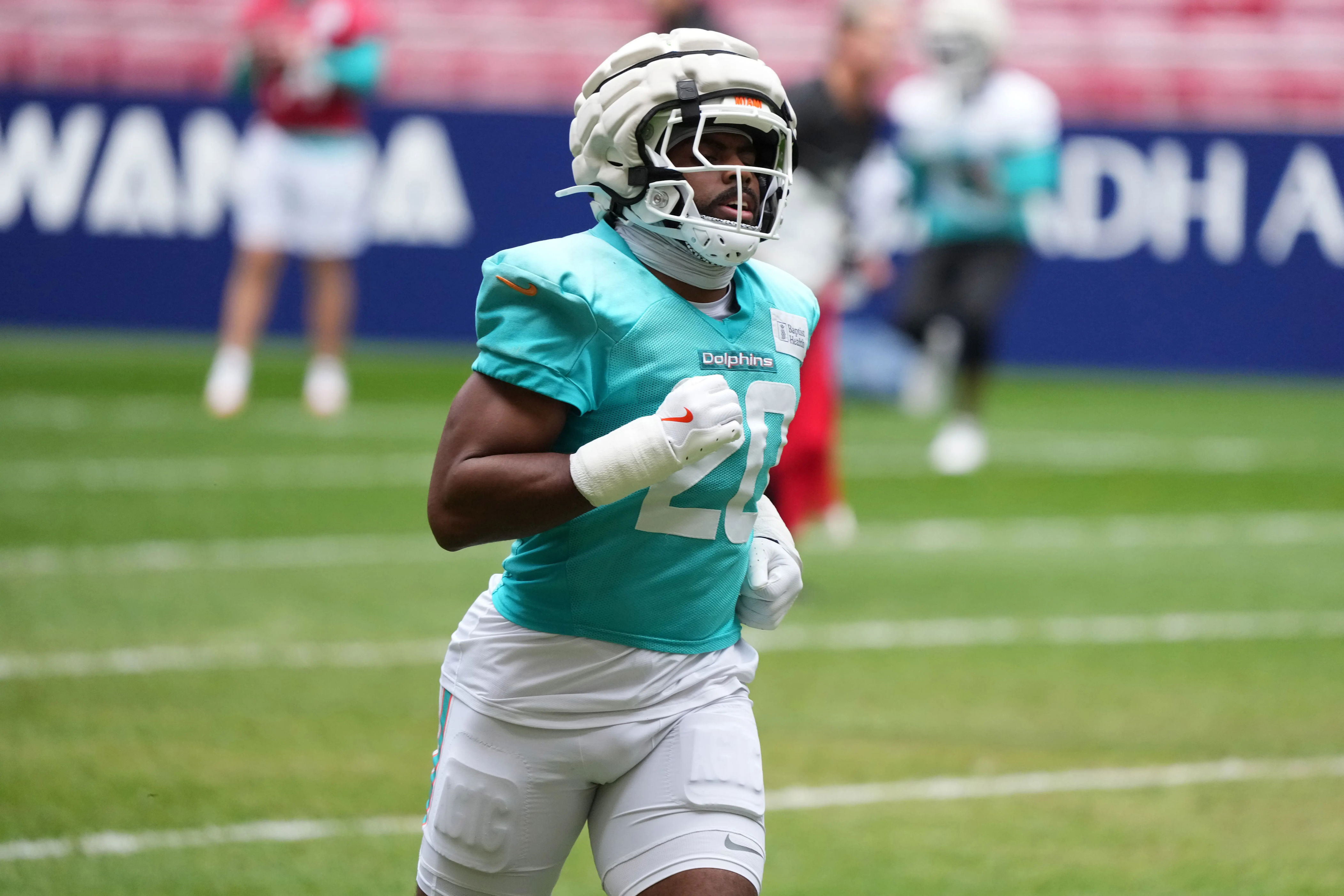 Miami Dolphins and Jordyn Brooks agree to 3-year extension
