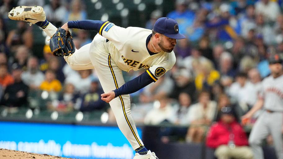 Milwaukee Brewers pitcher Dl Hall