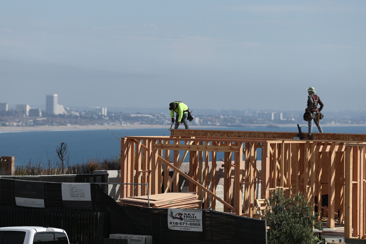 Iconic Beachfront Estates Are on Discount in Malibu’s Sluggish Post-Fire Recovery