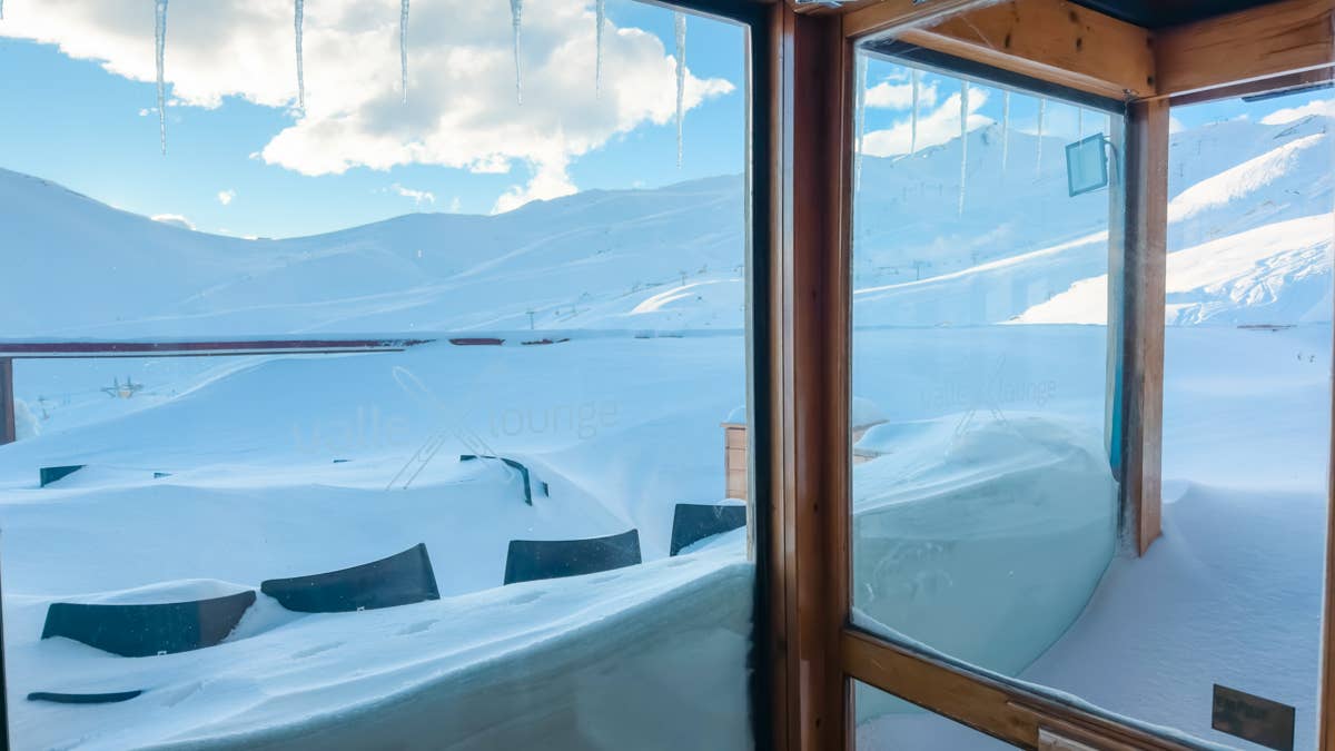 buried-deck-courtesy-of-valle-nevado