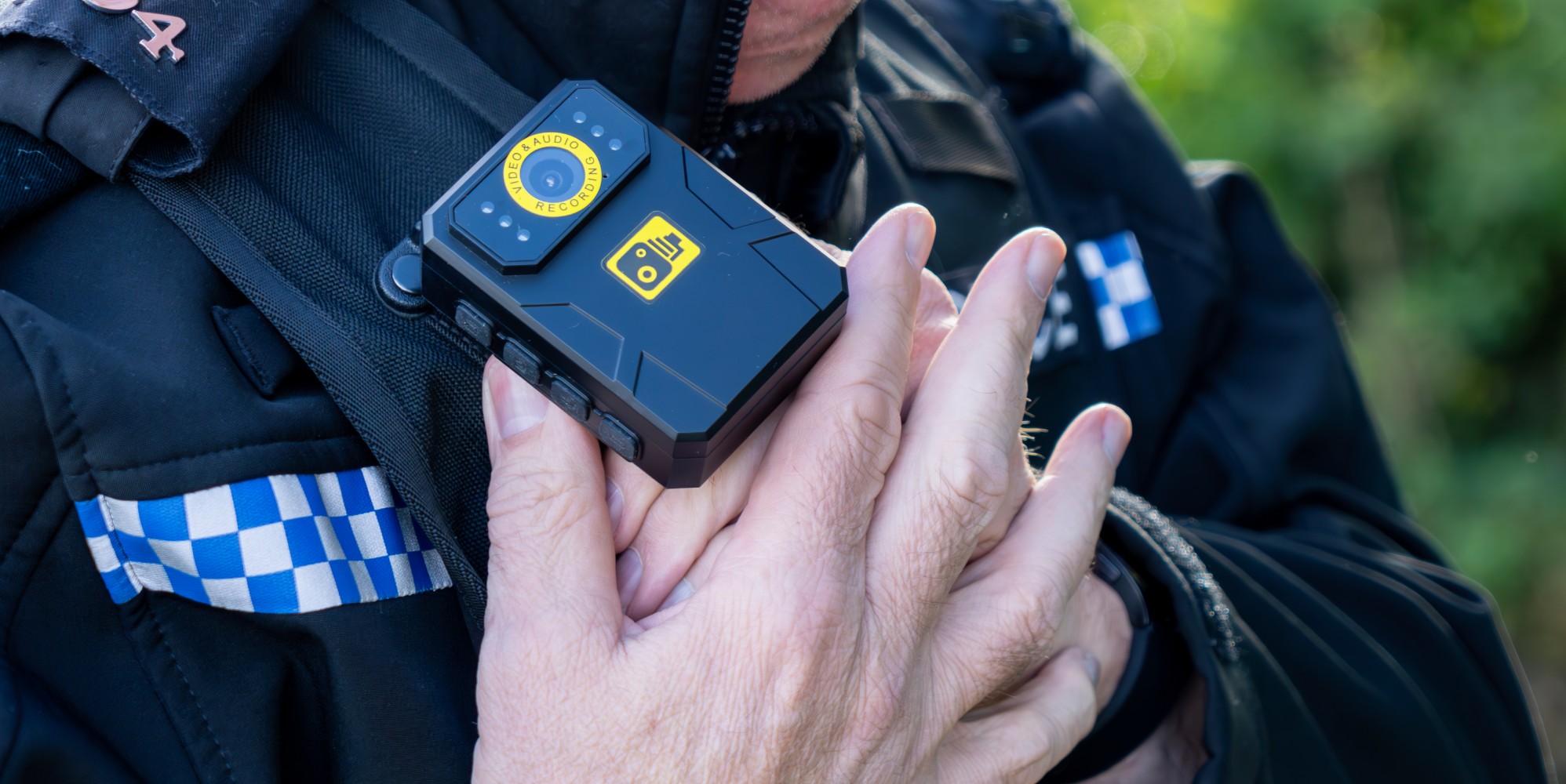 Police officer call trans protestor ‘pink-haired thing’ in accidental bodycam recording