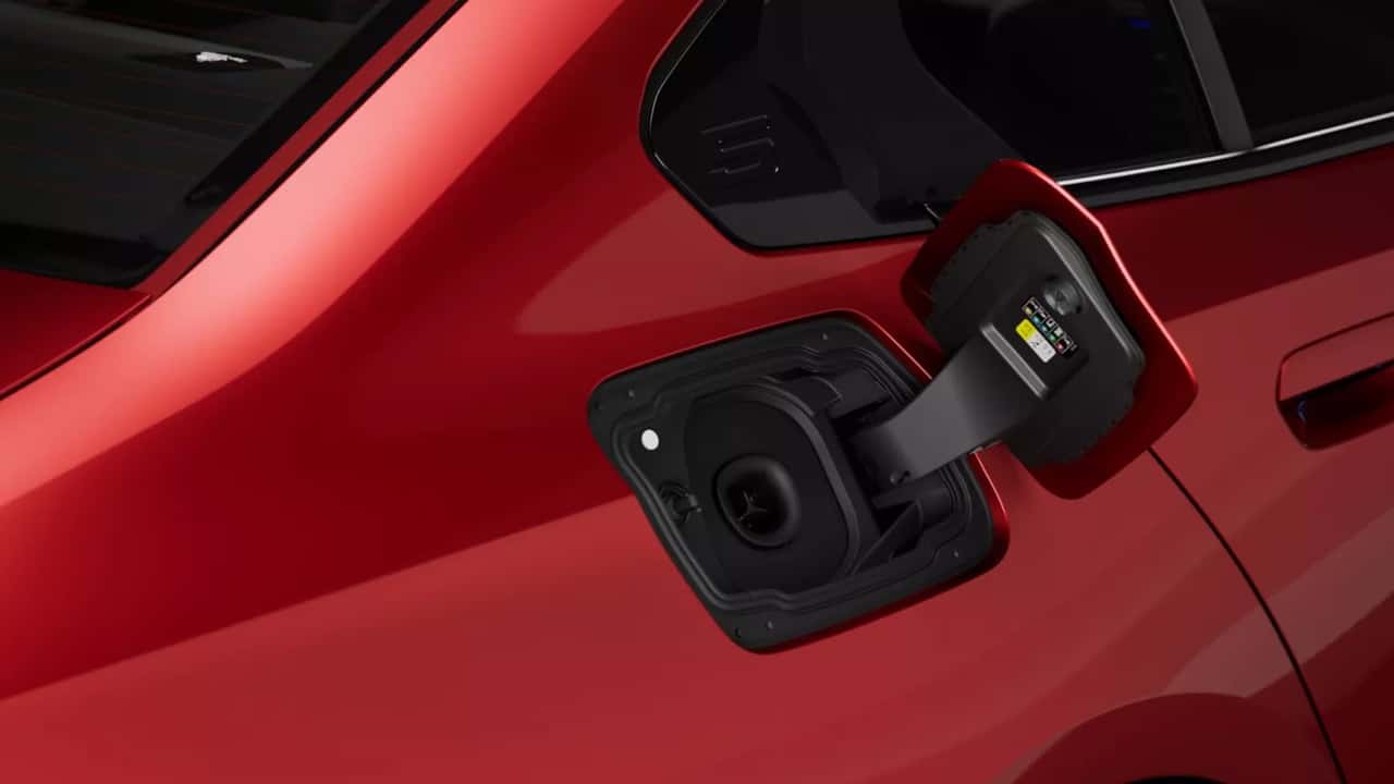 2027 BMW i5 NACS port