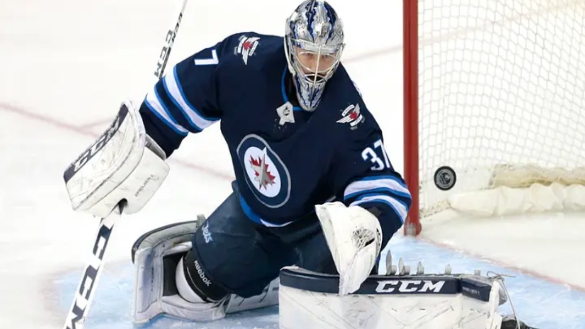 NHL Trade Rumors: Connor Hellebuyck More Likely Than Dylan Larkin to Be Moved, Insider Says