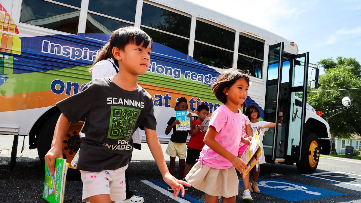 How this repurposed school bus helps Pinellas kids avoid summer reading loss