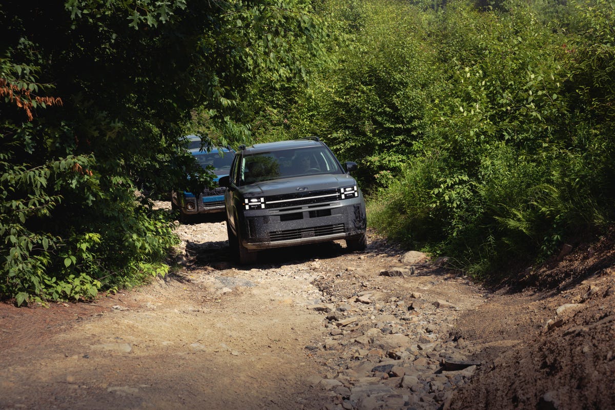 2026 Honda Passport TrailSport Elite, 2026 Hyundai Santa Fe XRT, 2026 Subaru Outback Wilderness: Pics