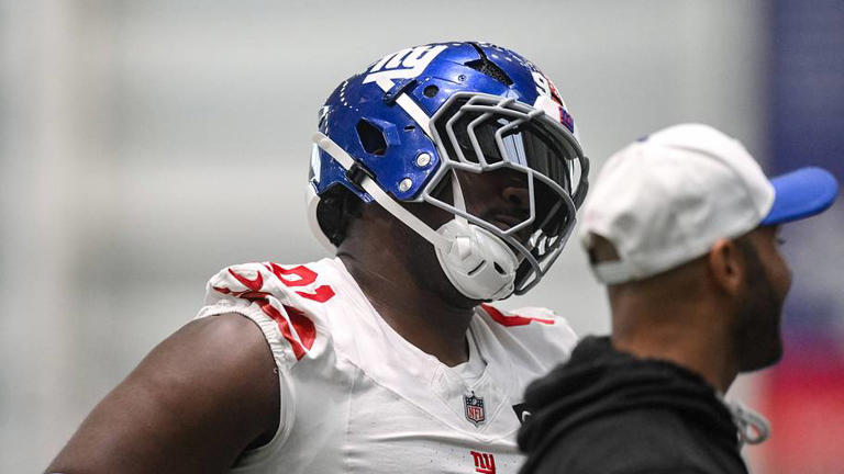 nfl-predicts-big-second-year-jumps-for-two-giants-defenders