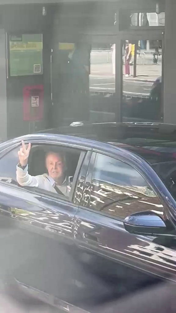 Paul McCartney and Ringo Starr surprise fans on Beatles tour bus