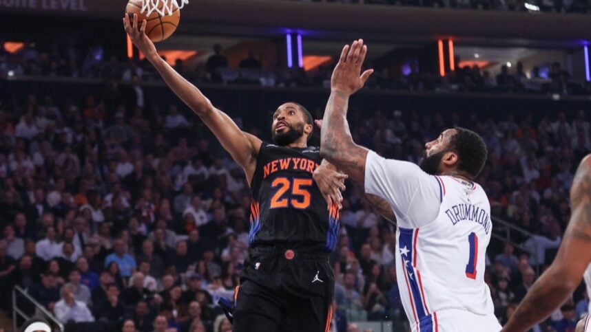 Andre Drummond battling the Knicks at center