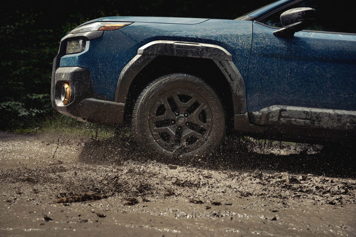 2026 Honda Passport TrailSport Elite, 2026 Hyundai Santa Fe XRT, 2026 Subaru Outback Wilderness: Pics