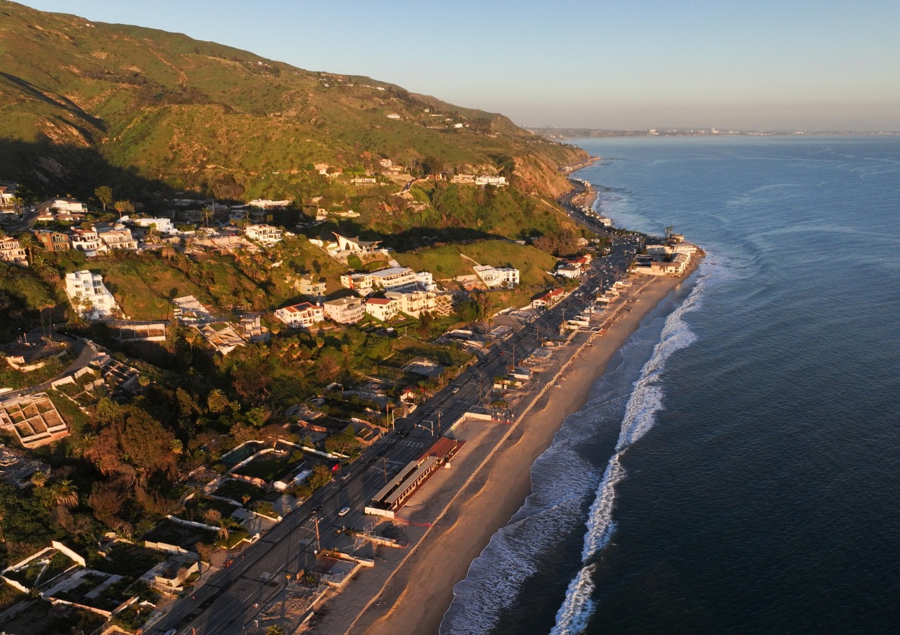 Iconic Beachfront Estates Are on Discount in Malibu’s Sluggish Post-Fire Recovery