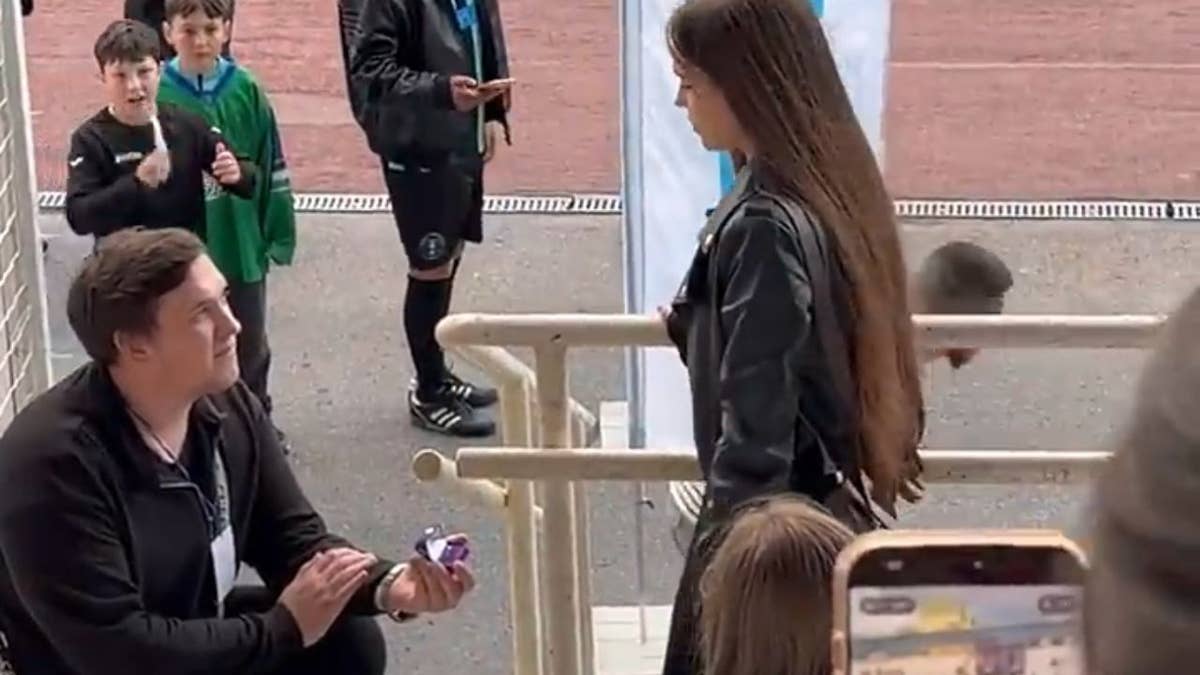 Man Proposed With 1,001 Roses At A Football Match. She Walked Away