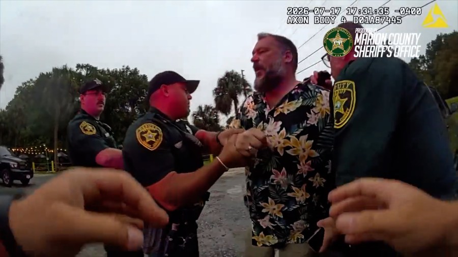 VIDEO: Florida man threatens to ‘kill everyone’ at bar during arrest, deputies say