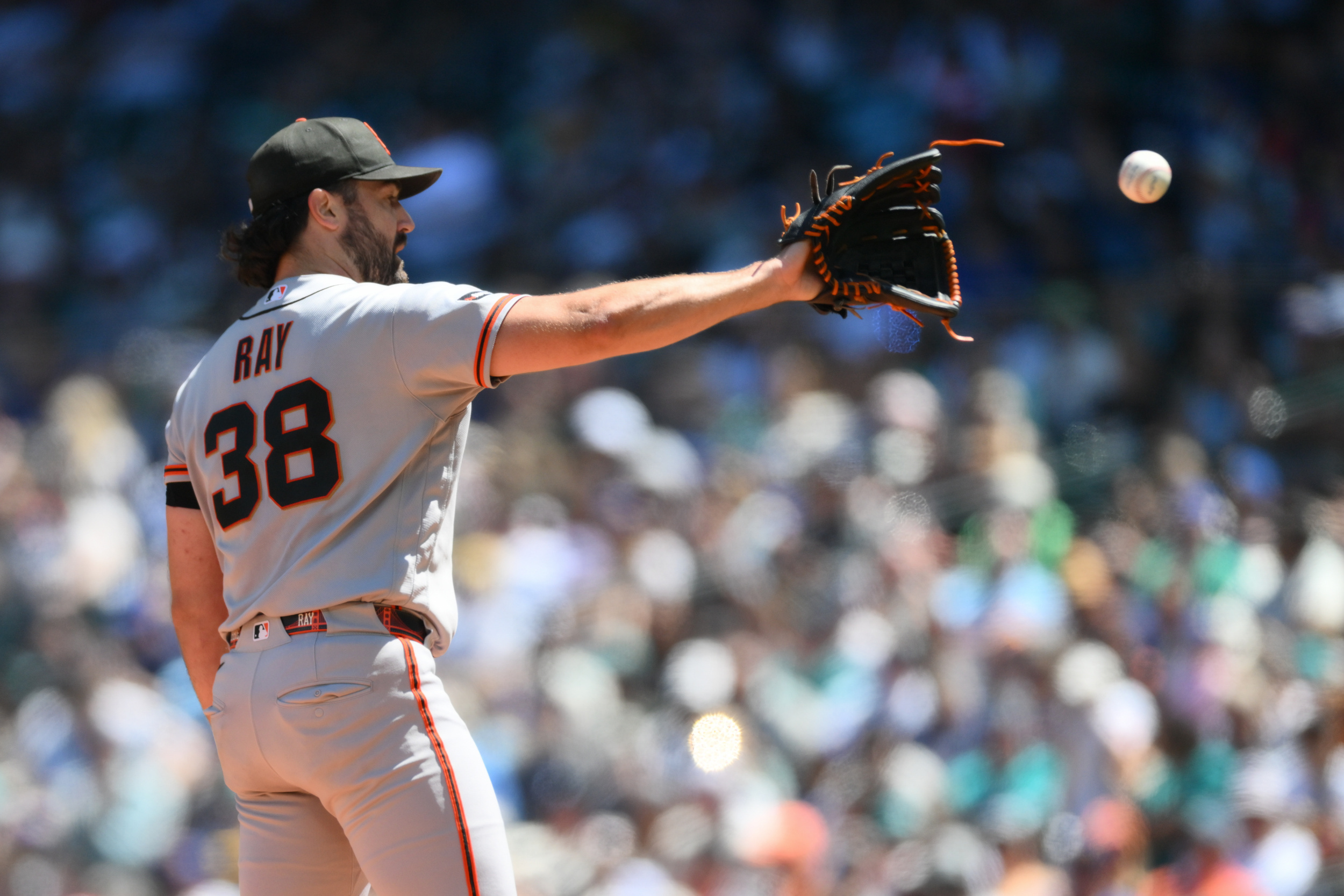 San Francisco Giants starting pitcher Robbie Ray (38)