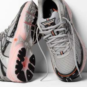 Brooks Running Adrenaline GTS 10 Quiet Gray/Black/Coral Rose (detail).